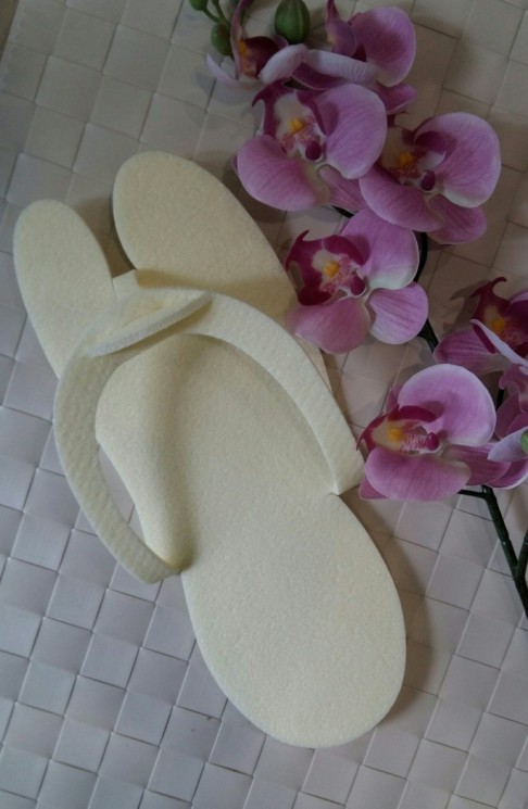 Одноразовые тапочки-вьетнамки из пенопропилена белые